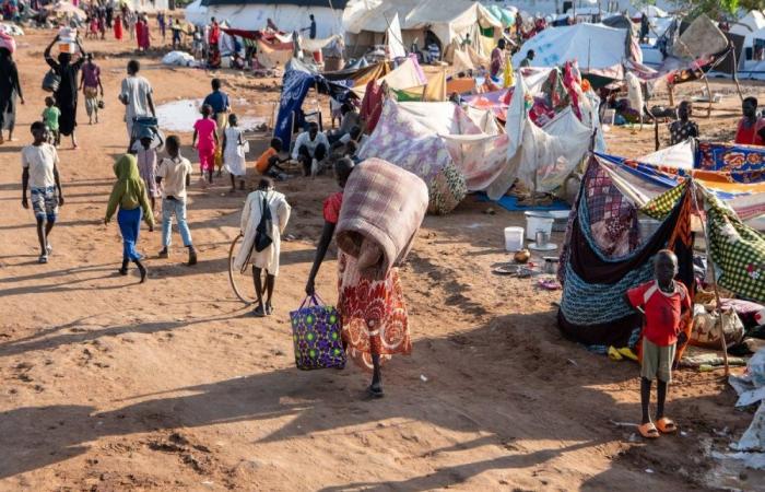 آلاف اللاجئين السودانيين يفرون إلى الجنوب