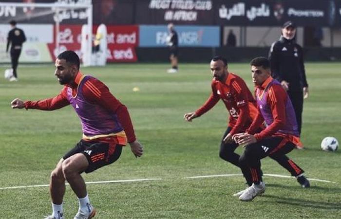 بدون راحة، الأهلي يبدأ تدريباته استعدادًا لمواجهة إنبي في الدوري الممتازالجمعة 27/ديسمبر/2024 - 06:20 م
بدء الفريق الأول لكرة القدم بالنادي الأهلي بقيادة مديره الفني مارسيل كولر، تدريباته الجماعية دون راحة علي ملعب النادي بمدينة نصر استعدادا لمواجهة إنبي ضمن مسابقة الدوري الممتاز