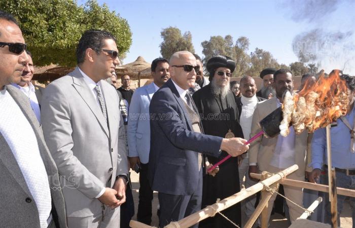 محافظ الأقصر يزور دير الأنبا متاؤس الفاخوري بإسنا لهذا السبب (صور)الجمعة 27/ديسمبر/2024 - 01:49 م
زار المهندس عبد المطلب عماره، محافظ الأقصر دير الأنبا متأؤوس الفاخوري بقرية توماس وعافية 3 حيث كان في استقباله الأنبا يواقيم أسقف عام إسنا وأرمنت.