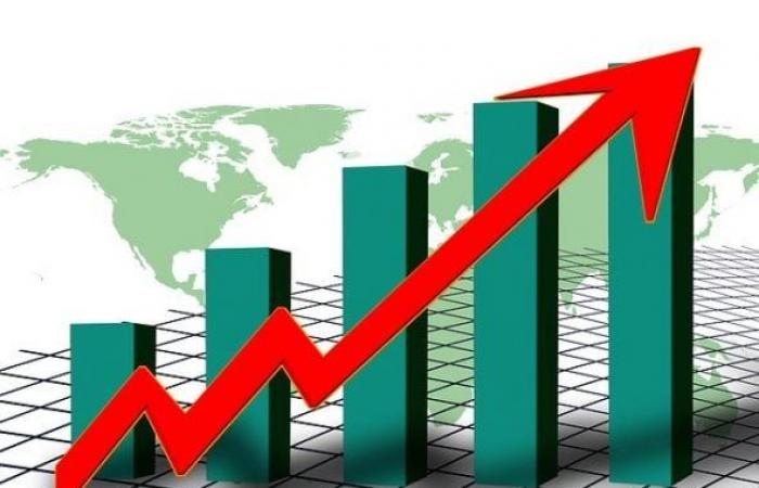 خبير يكشف تأثير الاستثمار في العملات المشفرة على حركة البورصة المصريةالجمعة 27/ديسمبر/2024 - 04:08 ص
قال محمد سعيد خبير أسواق المال، إن اتجاه البعض للاستثمار في العملات المشفرة خارج البلاد خاصة الإمارات يؤثر نسبيًّا على الاستثمار في البورصة المصرية ويتلخص هذا التأثير من ناحية البورصة في سحب السيولة وتحويلها الى تلك الأسواق بما يؤثر على أحجام التداول في البورصة المصرية. وأضاف أن التأثير لا يقتصر على