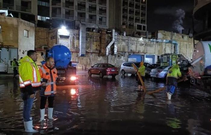 شاهد، شوارع الإسكندرية بعد غزوة الأمطار الرعدية والمحافظة ترفع حالة الطوارئ القصوىالسبت 28/ديسمبر/2024 - 01:47 ص
محافظ الإسكندرية يوجّه بالمتابعة اللحظية لتبعيات موجة الأمطار والاستجابة لشكاوى المواطنين