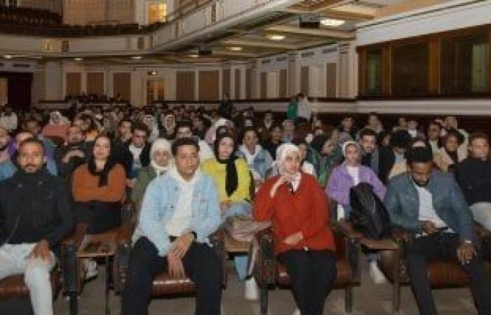 جامعة القاهرة تختتم مهرجان المسرح الجامعي للعروض القصيرة وتعلن فوز 92 طالبا