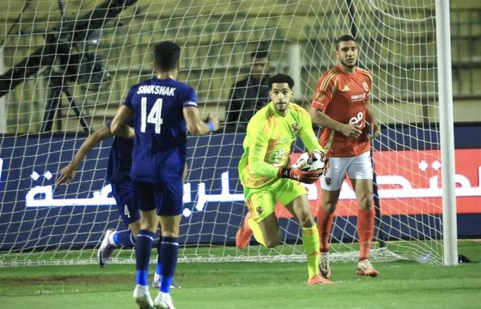 الأهلي يحقق ثاني أسوأ انطلاقة في الدوري بآخر 10 سنواتالإثنين 30/ديسمبر/2024 - 09:21 م
سقط النادي الأهلي، في فخ التعادل أمام نظيره إنبي، في اللقاء الذي جمعهما على استاد المقاولون العرب، ضمن مواجهات الجولة السابعة من الدوري المصري الممتاز.