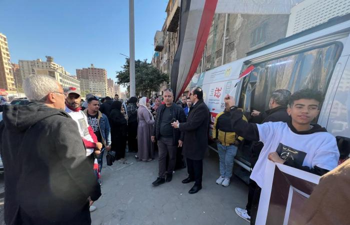 إقبال على تحرير توكيلات تأسيس حزب الجبهة الوطنية بعين شمس.. صور