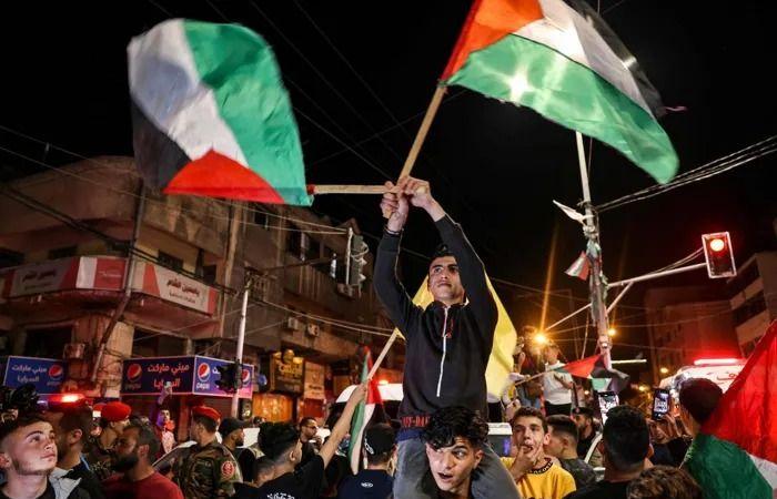 الفلسطينيون ينطلقون في الشوارع للاحتفال بـ"اتفاق وقف إطلاق النار"