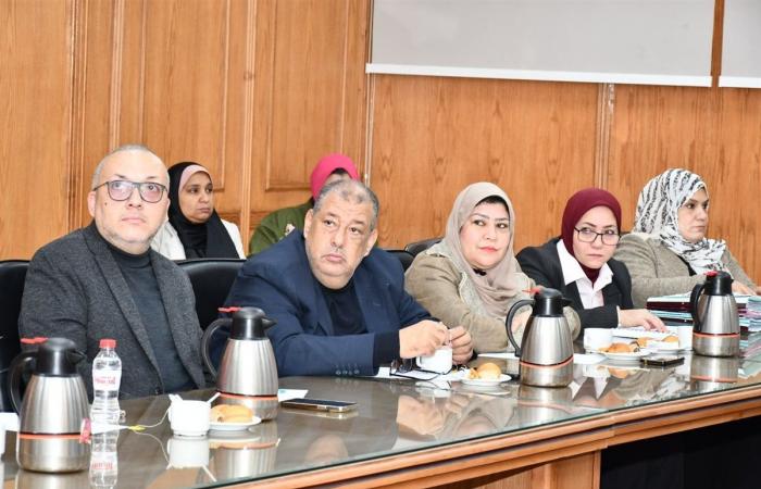 جامعة القناة تبدأ إعداد الخطة الاستراتيجية التعليمية تماشيًا مع رؤية مصر 2030الإثنين 20/يناير/2025 - 08:15 م
في إطار الجهود التي تقوم بها جامعة قناة السويس للعمل على تقديم أفضل الخدمات لطلاب الكليات المختلفة من خلال وضع خطط العمل الملائمة للعملية التعليمية