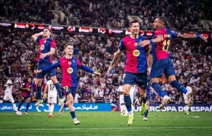 نجم برشلونة يكشف كواليس الشجار مع لاعبي بنفيكا عقب مباراة دوري أبطال أوروباالأربعاء 22/يناير/2025 - 12:46 م
كشف البرازيلي رافينيا لاعب برشلونة عن كواليس الشجار مع لاعبي بنفيكا البرتغالي عقب مباراة الفريقين