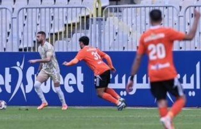 75 دقيقة.. التعادل 1-1 مستمر بين الأهلي وفاركو و3 تغييرات حمراء