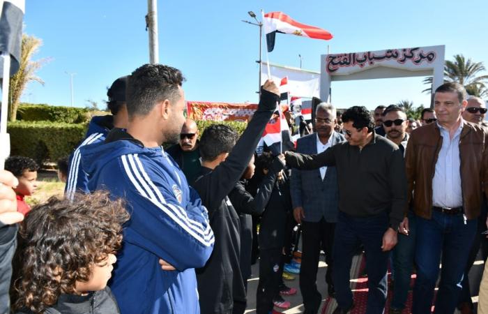 وزير الرياضة يتفقد مركز شباب الفتح بمدينة رأس غارب بمحافظة البحر الأحمر