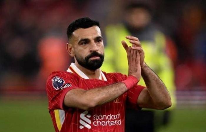 بعد تلميح الفيفا، الكشف عن سبب يمنع محمد صلاح من الرحيل عن ليفربولالخميس 23/يناير/2025 - 01:49 ص
محمد صلاح، كشفت صحيفة "ميرور" البريطانية، أمس الأربعاء، أن نادي ليفربول قد يحصل على دفعة معنوية في محاولاته للاحتفاظ بنجمه المصري محمد صلاح بعدما بات المرشح الأول للفوز بجائزة الكرة الذهبية. لقب أفضل لاعب في العالم وذكرت الصحيفة في تقرير نشرته عبر موقعها الإلكتروني أن صلاح يتمنى أن يتوج بلقب أفضل