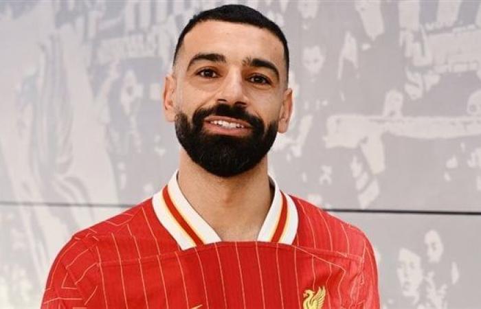 محمد صلاح يفوز بجائزة لاعب الشهر في ليفربولالجمعة 24/يناير/2025 - 07:15 م
أعلن نادي ليفربول عن فوز محمد صلاح هداف الريدز بجائزة أفضل لاعب في الفريق خلال شهر ديسمبر الماضي. وجاء فوز صلاح بجائزة أفضل لاعب في ليفربول في الشهر للمرة الرابعة هذا الموسم، ليواصل هيمنته على الجائزة. ويستعد الثلاثي المصري محمد صلاح لاعب ليفربول وسام مرسي لاعب إيبسوتش تاون والوافد الجديد لمانشستر