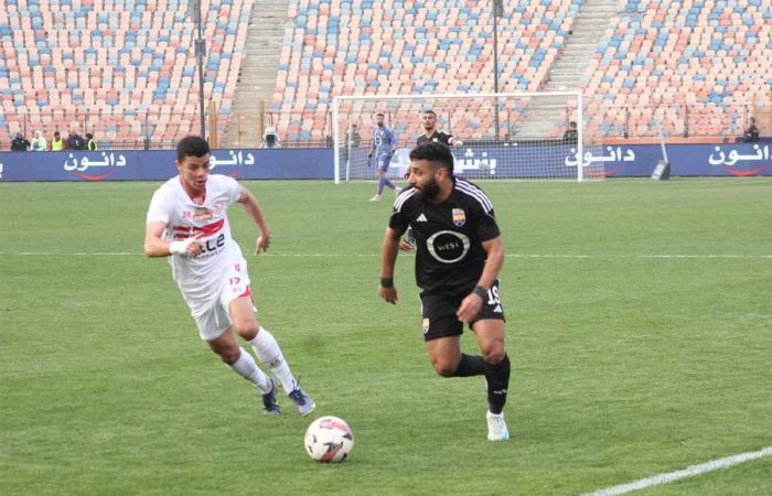 جروس يعلق على فوز الزمالك أمام الجونة ويشيد بـ عبدالله السعيدالإثنين 27/يناير/2025 - 06:45 م
الزمالك، قال السويسري كريستيان جروس المدير الفني لفريق الزمالك إن الفوز على الجونة كان مهما جدًا، خاصة بعد الخسارة من مودرن سبورت في الجولة السابقة بالدوري. وأضاف المدير الفني في المؤتمر الصحفي:" مباراة اليوم كانت صعبة ونجحنا في تحقيق الفوز وسعيد بتسجيل المهاجمين في لقاء اليوم". وواصل جروس:" الفريق