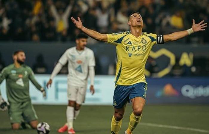 بقدم رونالدو، النصر يتقدم على الرائد 0/1 بالشوط الأول في الدوري السعودي (فيديو)الخميس 30/يناير/2025 - 08:10 م
واستبعد المدرب الإيطالي ستيفانو بيولي، المدير الفني لفريق النصر، المدافع الإسباني إيمريك لابورت من القائمة،