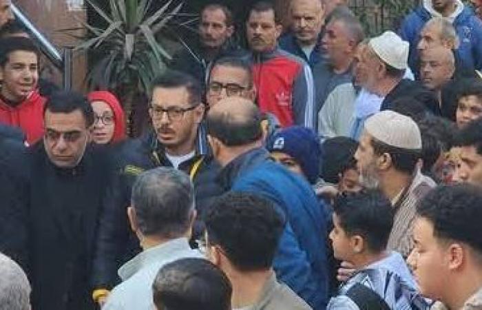 مصطفى شعبان فى جنازة شقيقه الأصغر بمسقط رأسه فى المنوفية.. صور