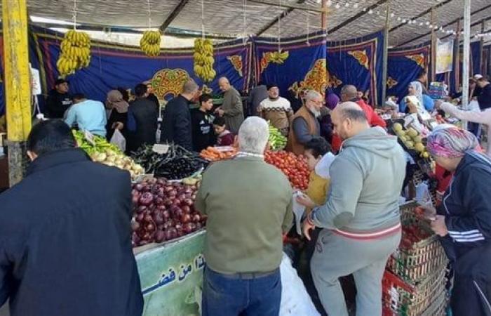 35 صورة ترصد إقبال المواطنين على سوق اليوم الواحد بالمنصورةالجمعة 31/يناير/2025 - 04:47 م
35صورة ترصد استمرار توافد المواطنين على سوق اليوم الواحد بشارع قناة السويس بالمنصورة ..صور