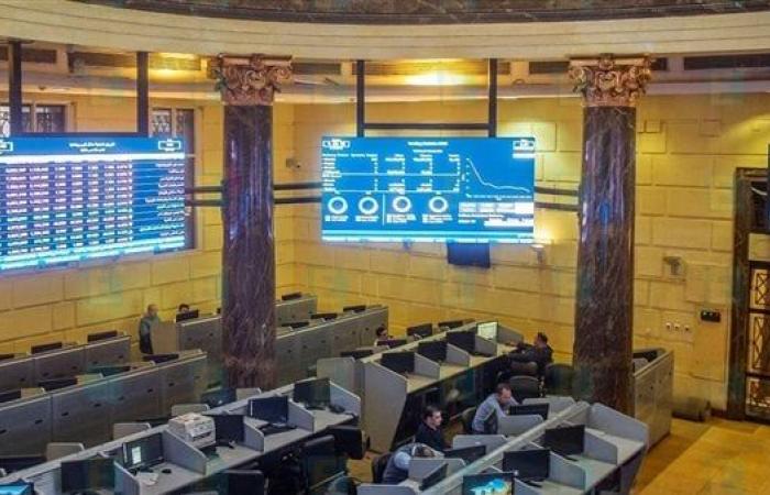 90.9 % صافي تعاملات المصريين بالبورصة خلال تداولات نهاية الأسبوعالجمعة 31/يناير/2025 - 01:02 ص
سجلت تعاملات المصريين بالبورصة نسبة 90.9 %من إجمالي التعاملات على الأسهم المقيدة، بينما استحوذ الأجانب على نسبة 3.6 %و العرب على 5.5 % وذلك بعد استبعاد الصفقات. وقد سجل الأجانب صافي شراء بقيمة 13.7 مليون جنيه هذه الجلسة بينما سجل العرب صافي بيع بقيمة 148 مليون جنيه وذلك بعد استبعاد الصفقات. والجدير