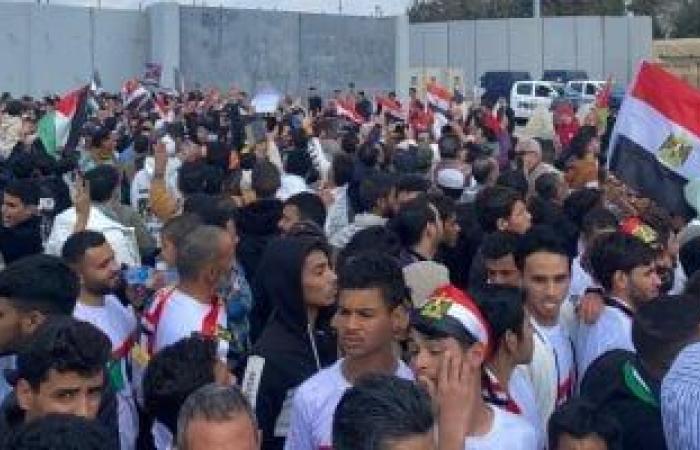 الجبهة الوطنية يشيد باحتشاد المصريين أمام معبر رفح تأييدا لموقف القيادة المصرية