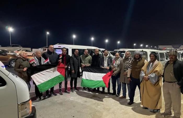 مئات من أبناء الفيوم يتوجهون إلى معبر رفح رفضًا لتهجير الفلسطينيين (صور)الجمعة 31/يناير/2025 - 10:28 ص
أكد الرئيس السيسي، أن هذا موقف أمة ولا يتعلق بوجوده أو رحيله عن منصبه، وحذر من أن مخططات تهجير الفلسطينيين، يهدد الأمن القومي المصري