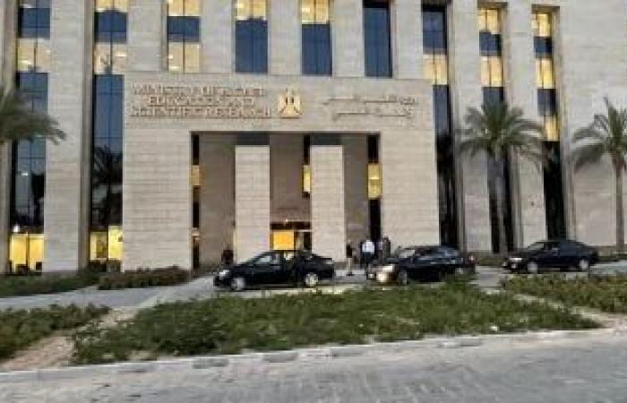 أساتذة الجامعات يعلنون رفض التهجير وممارسات الإدارة الأمريكية