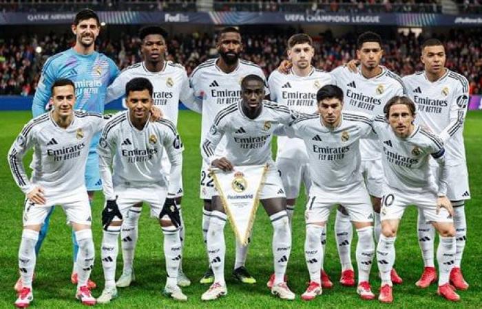 تشكيل ريال مدريد المتوقع أمام إسبانيول في الدوري الإسبانيالسبت 01/فبراير/2025 - 10:12 ص
يحل ريال مدريد ضيفا مساء اليوم السبت، أمام إسبانيول ضمن منافسات الجولة الثانية والعشرين من الدوري الإسباني.