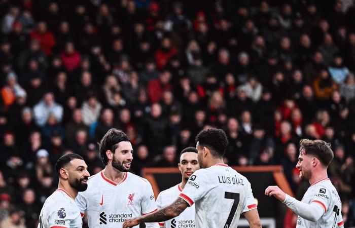 ليفربول يتقدم على بورنموث 1-0 بعد مرور 60 دقيقة (صور)السبت 01/فبراير/2025 - 06:22 م
يتقدم فريق ليفربول على مضيفه بورنموث، بنتيجة 1-0، بعد مرور 60 دقيقة من المباراة التي تجمع الفريقين على ملعب فيتاليتي مساء اليوم السبت،