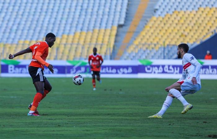 الزمالك بـ10 لاعبين يقتنص فوزا صعبا من فاركو في الدوري المصريالثلاثاء 11/فبراير/2025 - 06:01 م
حقق نادي الزمالك الفوز على فاركو بهدف دون رد في مباراة الفريقين بالجولة 13 للدوري المصري الممتاز على ملعب برج العرب بالإسكندرية.