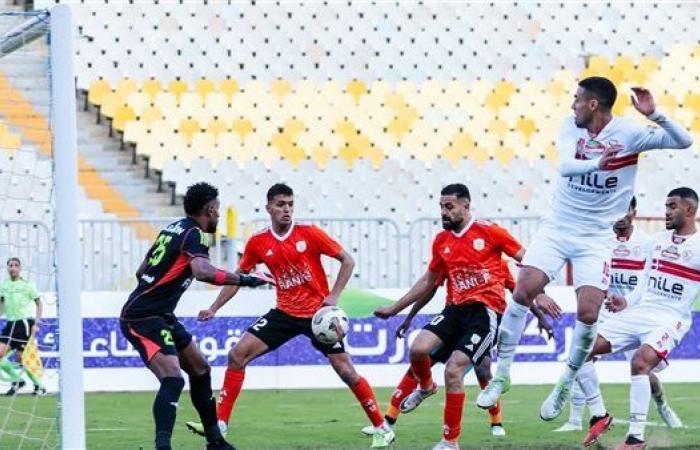 بالنيران الصديقة، الزمالك يتقدم بالهدف الأول في مرمى فاركو (صور)الثلاثاء 11/فبراير/2025 - 04:46 م
تقدم نادي الزمالك بالهدف الأول في شباك فاركو عن طريق أحمد جمال مدافع الأخير بالخطأ في مرماه بالدقيقة 40 من مباراة الفريقين بالجولة 13 للدوري المصري الممتاز