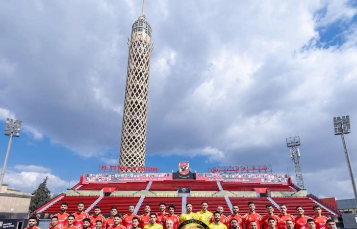 الأهلي معلقا على ظهور كأس العالم للأندية في التتش: "مع الحب" (فيديو)الأربعاء 12/فبراير/2025 - 06:05 م
نشرت الصفحة الرسمية للنادي الأهلي كواليس ظهور كأس العالم للأندية في استاد مختار التتش ضمن جولته الترويجية في الدول التي تشارك أحد فرقها في بطولة مونديال الأندية 2025 والتي تقام في الولايات المتحدة خلال شهر يونيو المقبل. ونشر حساب الأهلي مقطع فيديو لكواليس ظهور كأس العالم للأندية في التتش وكتبت عليه: