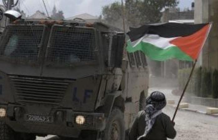 مستعمرون يهاجمون مزارعين فلسطينيين في منطقة وادى قانا