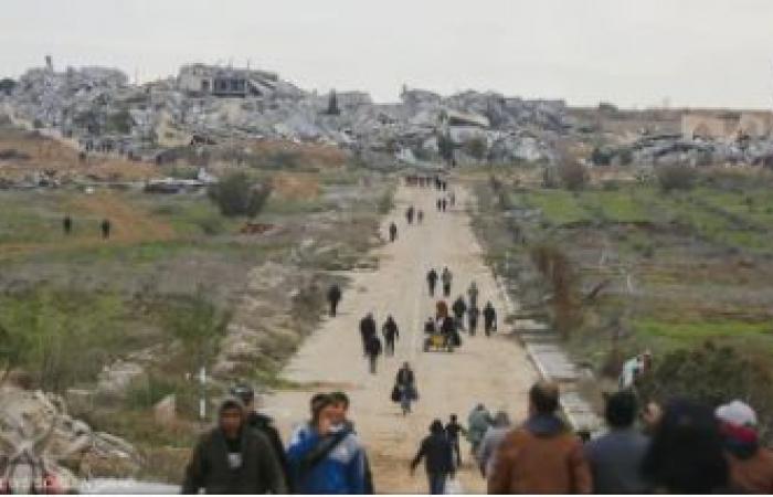 ضاحي خلفان يكشف سيناريو تهجير الفلسطينيين من الضفة الغربية وسر صمود غزةالأربعاء 12/فبراير/2025 - 03:06 م
كشف ضاحي خلفان، نائب رئيس شرطة دبي، عن السيناريو المقبل بشأن مطالبة الاحتلال الإسرائيلي بتهجير أهل الضفة الغربية