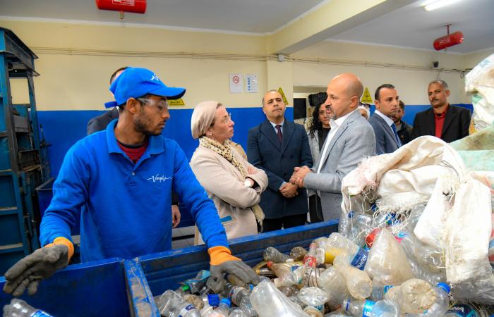 وزيرة البيئة تتفقد موقع مبادرة فيري نايل (Very Nile) بجزيرة قرصاية بنهر النيل