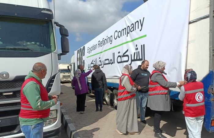 انطلاق 30 حاوية محملة بالمساعدات الإنسانية من القليوبية إلى قطاع غزة (فيديو)الخميس 13/فبراير/2025 - 03:22 م
انطلاق 30 حاوية محملة بالمساعدات الإنسانية من شعب مصر لأبناء قطاع غزة في فلسطين