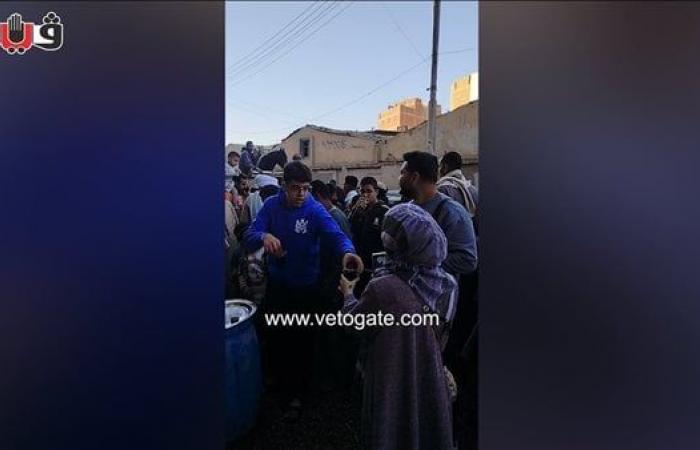 أهالي قنا يحتفلون بليلة النصف من شعبان بتوزيع التمر والأرز بلبن على المارة (فيديو)الخميس 13/فبراير/2025 - 06:34 م
يَنْزِلُ لَيْلَةَ النِّصْفِ مِنْ شَعْبَانَ إِلَى السَّمَاءِ الدُّنْيَا فَيَغْفِرُ لأَكْثَرَ مِنْ عَدَدِ شَعَرِ غَنَمِ كَلْبٍ -وهو اسم قبيلة-» رواه الترمذي وابن ماجه وأحمد.