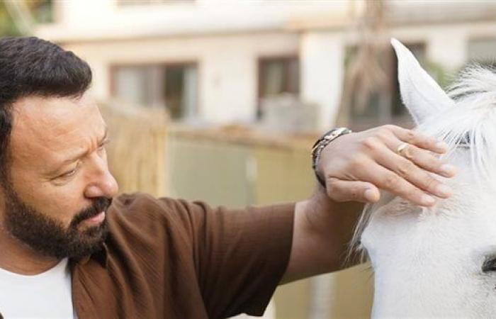 أبطال مسلسل في لحظة، أبرزهم أحمد فهميالخميس 13/فبراير/2025 - 08:00 ص
يعتبر مسلسل في لحظة من أبرز المسلسلات التي ستنافس في موسم رمضان الدرامي المقبل، وهو عمل يشارك به نخبة من النجوم. أبطال مسلسل "في لحظة" مسلسل في لحظة من إخراج أحمد خالد وتأليف هشام هلال، ويشارك به مجموعة من النجوم وهم أحمد فهمي، وميرنا نور الدين، ونجلاء بدر، إدوارد، صفاء الطوخي، أحمد ماجد، آيسل رمزي،