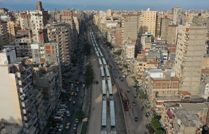 شاهد تركيب الكمرات للمرحلة الأولى من مترو الإسكندرية