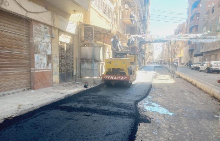 محافظ الدقهلية يتابع أعمال الخطة الاستثمارية بمركز ميت غمرالجمعة 28/فبراير/2025 - 06:16 م
يشهد مركز ميت غمر بمحافظة الدقهلية أعمال الرصف واستكمال وضع الطبقه السطحية