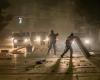 راعي غنم يشعل الشارع التونسي على طريقة "بوعزيزي".. والشرطة تتصدى لعمليات نهب | صور