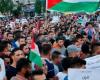 آلاف الفلسطينيين يشاركون فى مسيرة دعما للشرعية ونصرة للقدس والأسرى